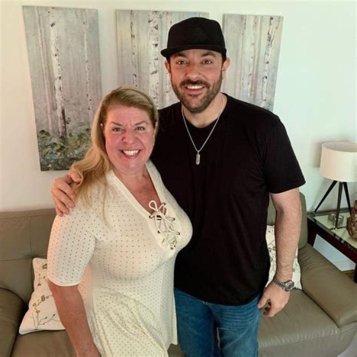 Unveiling The Age Of Chris Young's Wife: Secrets Revealed